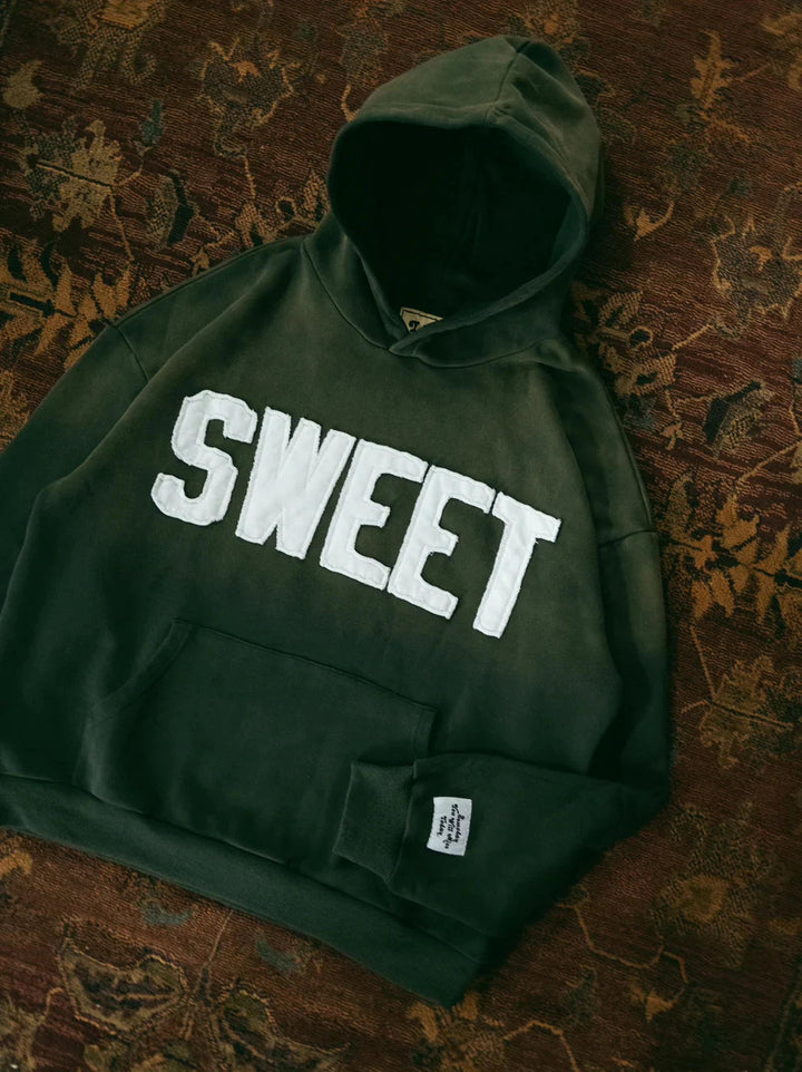 Unisex nan weit geschnittener Kapuzenpullover mit aufgesetzten Buchstabenapplikationen und Kängurutasche Echo Archiv