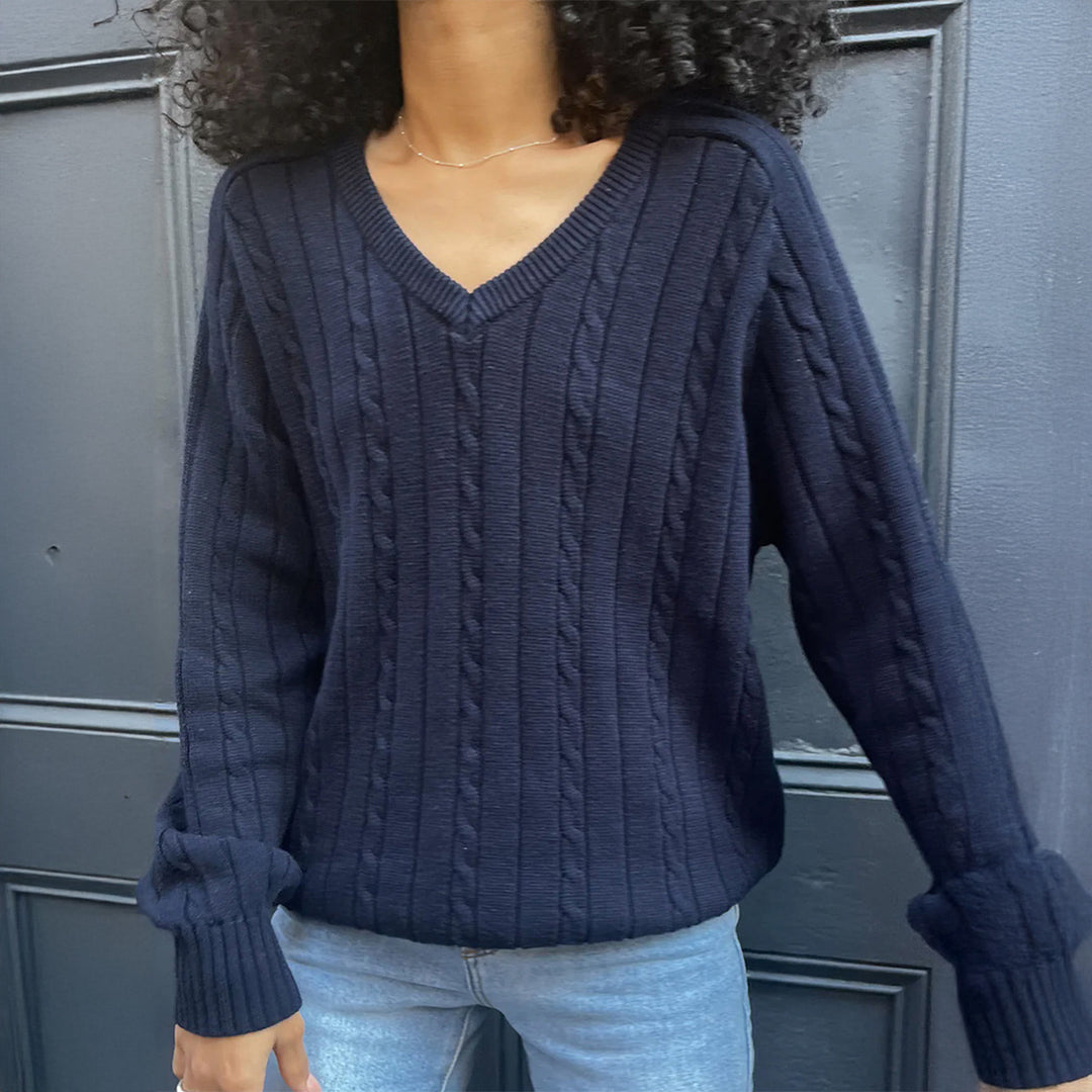 Damen feiner Strukturstrick-Pullover mit V‑Neck, Zopfmuster und geripptem Saum – Mavelle