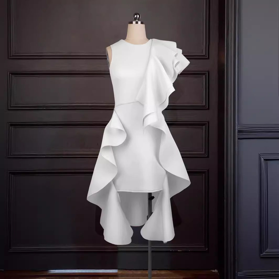 Damen elegantes Kleid mit asymmetrischen Rüschen Echo Archiv