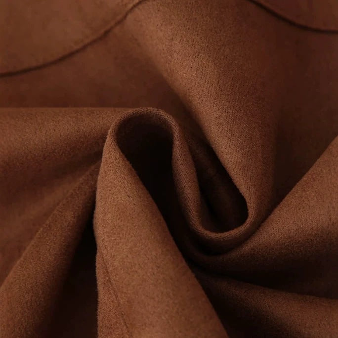 Damen Gekürzte Velourslederjacke mit Hemdkragen, durchgehendem Metallreißverschluss und Zipper-Taschen Echo Archiv