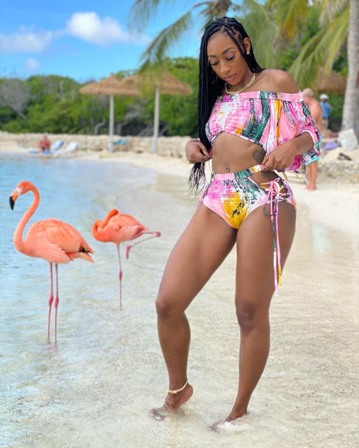 Damen Bikini-Set mit traumhaftem floralem Wickeldesign und hohem Beinausschnitt Echo Archiv