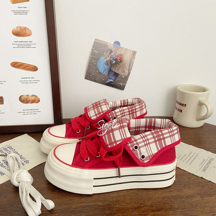 Damen Plateau-Sneaker mit verstellbarem Knöchelriemen und kariertem Innenfutter Echo Archiv
