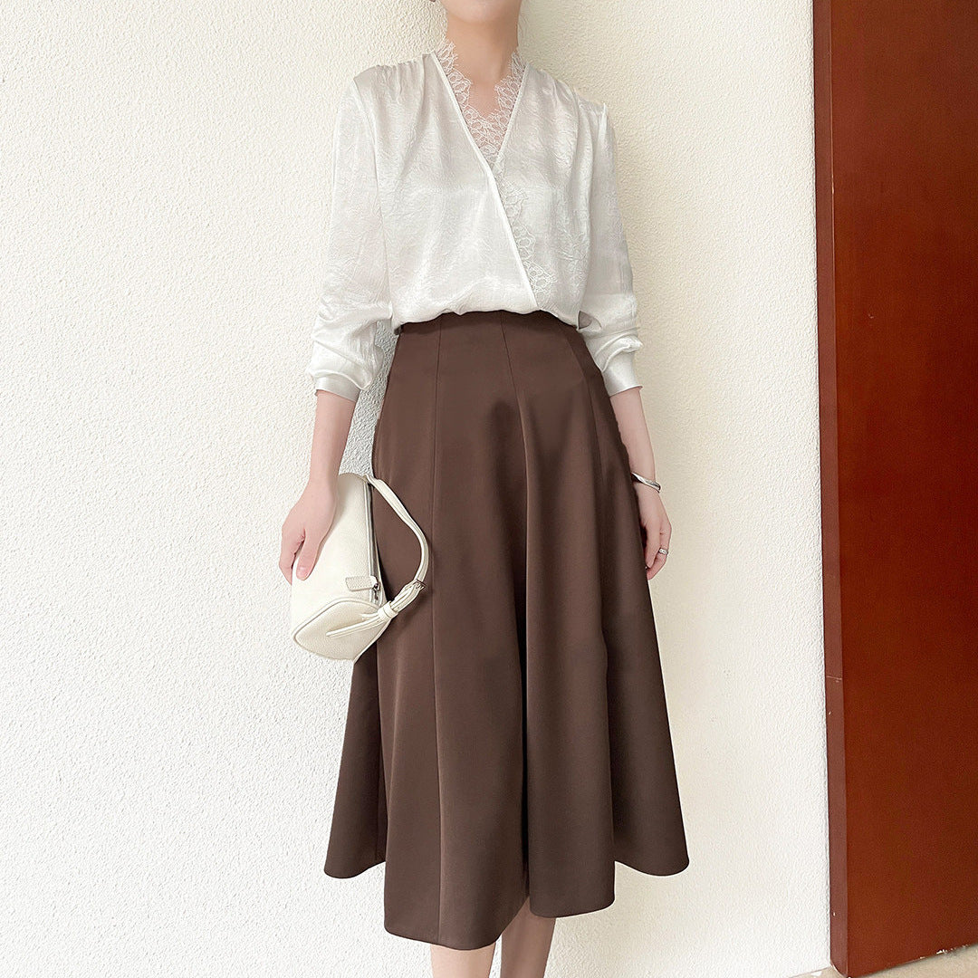 Damen Elegante und raffinierte Bluse mit Spitzenkragen Echoarchiv