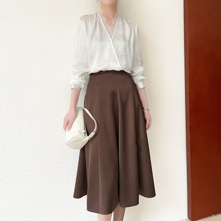 Damen Elegante und raffinierte Bluse mit Spitzenkragen Echoarchiv
