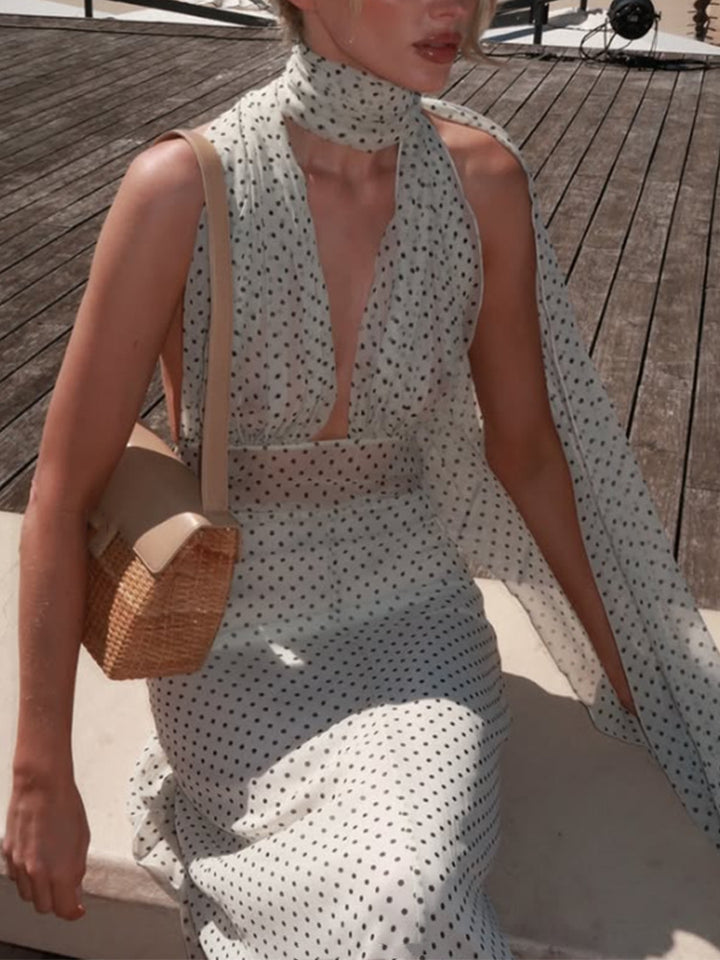 Damen Elegantes Maxikleid mit asymmetrischem Halsschmuck Echo Archiv