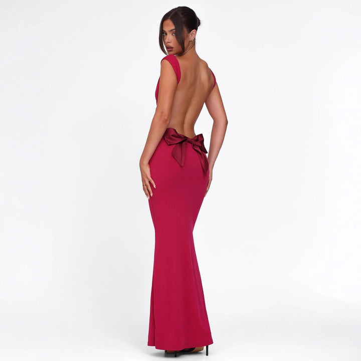 Damen nan körperbetontes Abendkleid mit quadratischem Ausschnitt und breiten Trägern Echo Archiv