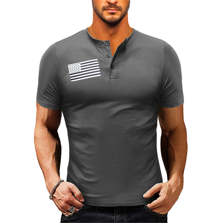 Herren Kurzarm-Henley-Shirt mit modischem Flaggenaufdruck Echoarchiv