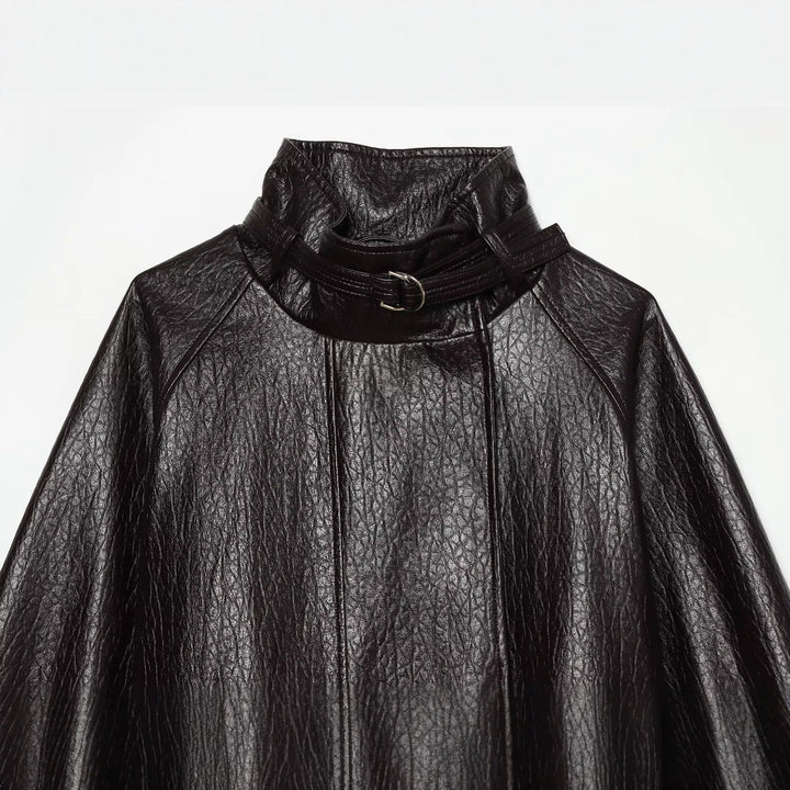 Damen Kurzjacke aus Lederimitat mit hohem Schnallenkragen und Taillengürtel Echoarchiv