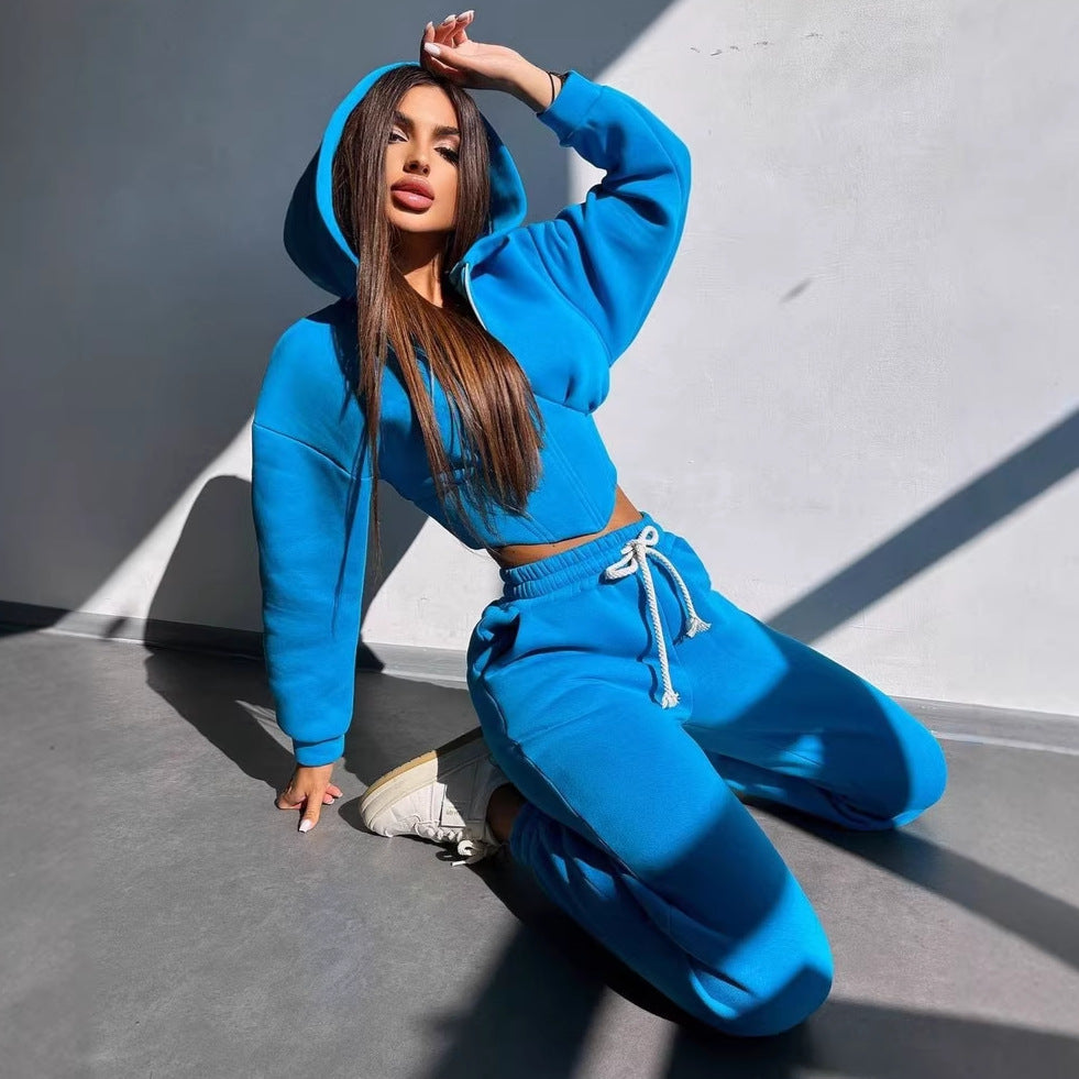 Damen Crop-Kapuzenjacke mit Korsagennaht und High-Waist Jogginghose – Élanora