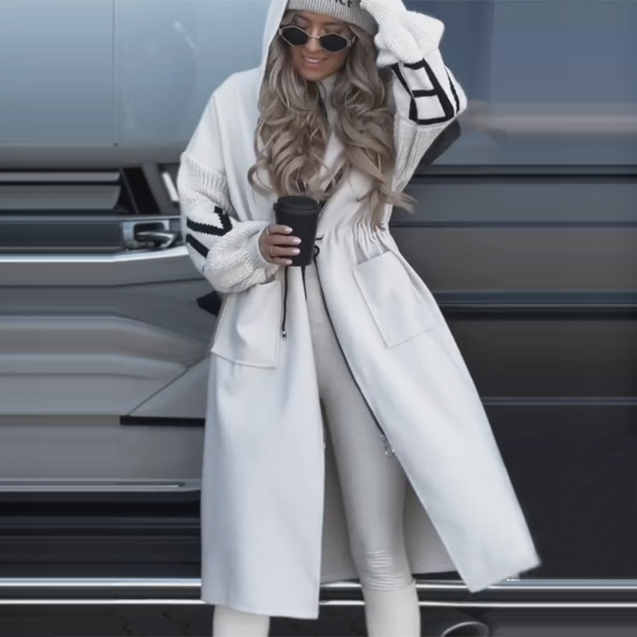 Damen nan Kapuzenmantel mit oversized Schnitt, gestrickten Ärmelbündchen und aufgesetzten Taschen Echo Archiv