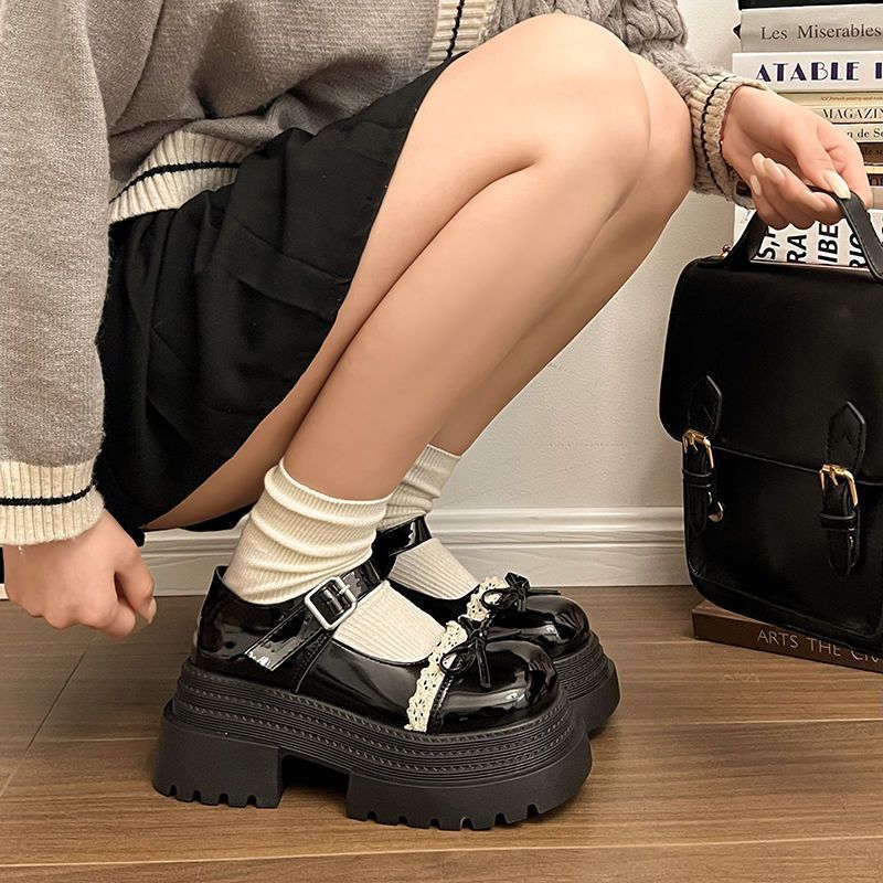 Damen Chunky Mary-Jane Plateauschuhe mit Riemen, Zierschleife und Spitzenbesatz – Lioré