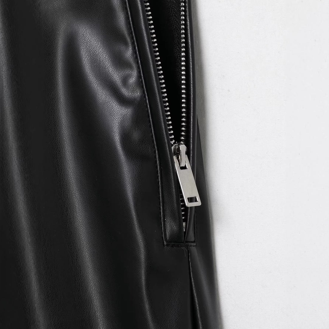 Damen hochgeschnittene ausgestellte Kunstlederhose mit Schnürungsdetail in der Taille Echoarchiv
