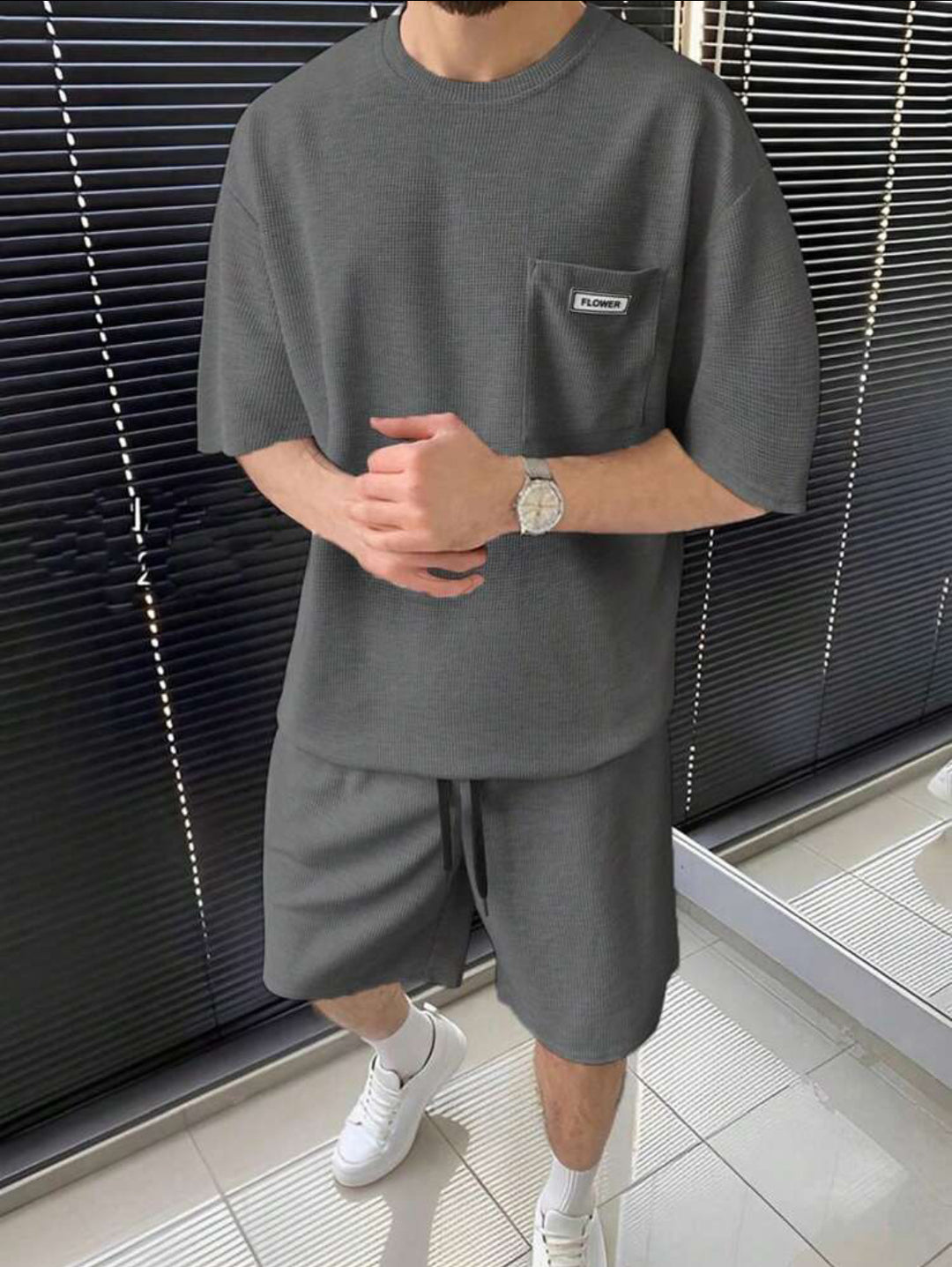 Herren lässiges Kurzarm-T-Shirt und Shorts Set mit strukturierter Oberfläche Echoarchiv