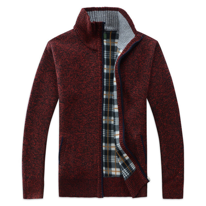 Herren Strickjacke mit hohem Kragen und praktischen Taschen Echoarchiv