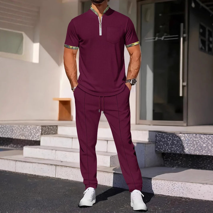 Herren lässiges Outfit mit modernem Stehkragen und elastischer Hose Echoarchiv