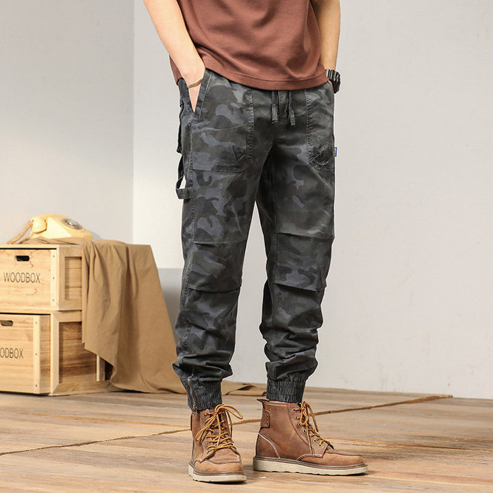 Herren Cargohose im lässigen Camouflage-Design mit elastischem Bund und mehreren Taschen Echoarchiv
