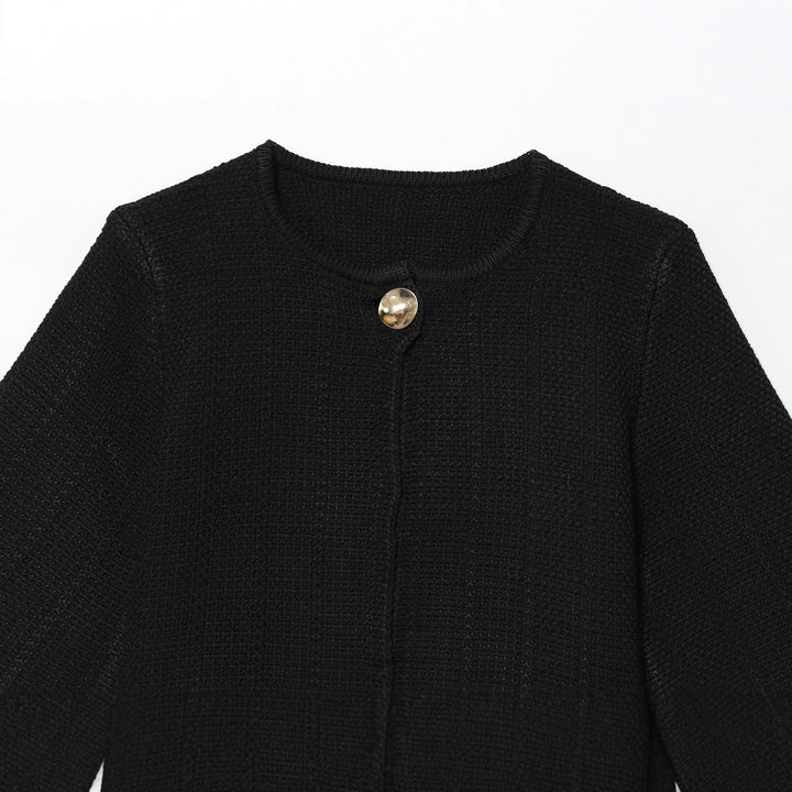 Damen nan kurzes Strick-Cape mit Rundhalsausschnitt und dekorativem Schmuckknopf Echo Archiv
