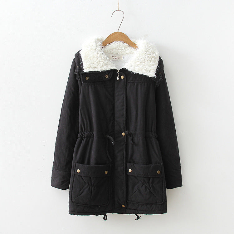 Damen winterlicher Parka mit kuscheligem Sherpa-Kragen, taillierendem Tunnelzug und aufgesetzten Klappentaschen – Montévia