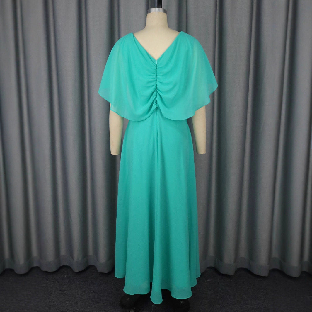 Damen elegantes Maxi-Kleid mit schickem Faltendesign und glamouröser Brosche Echo Archiv