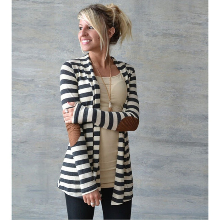 Damen Gestreifter Longcardigan mit offenem Waterfall-Schnitt und Ellbogen-Patches – Veloura