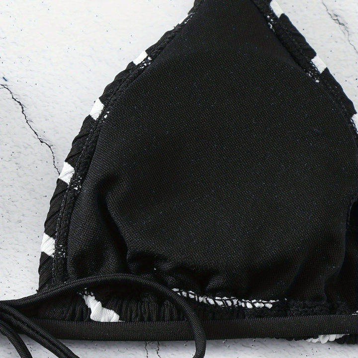 Damen Triangel-Bikini mit raffinierten Streifen Echo Archiv