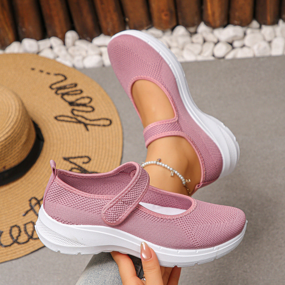 Damen Sportliche Slip-On Sneakers mit atmungsaktivem Mesh-Obermaterial und elastischen Riemen Echo Archiv