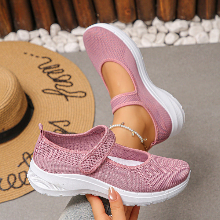 Damen Sportliche Slip-On Sneakers mit atmungsaktivem Mesh-Obermaterial und elastischen Riemen Echo Archiv