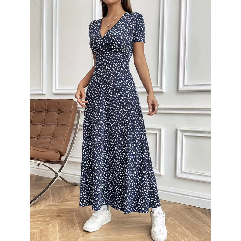 Damen Maxikleid mit vorteilhaftem V-Ausschnitt und floralem Muster Echo Archiv