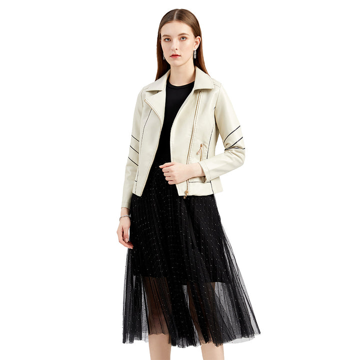 Damen nan taillierte Kunstleder-Bikerjacke mit asymmetrischem Reißverschluss und Ziernähten Echo Archiv