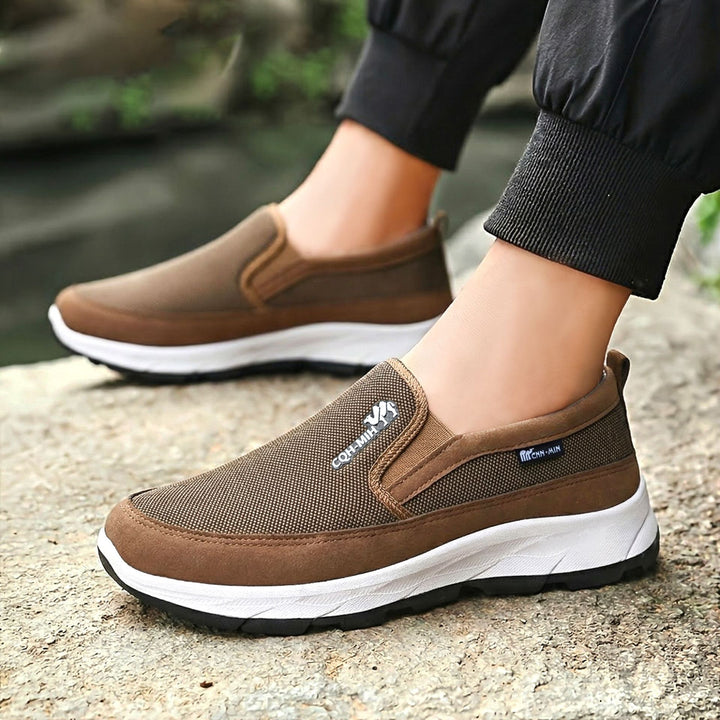 Herren nan gepolsterter Slip-On Komfort-Sneaker mit elastischem Einstieg, stoßdämpfender EVA-Plateausohle und herausnehmbarem Komfortfußbett Echo Archiv