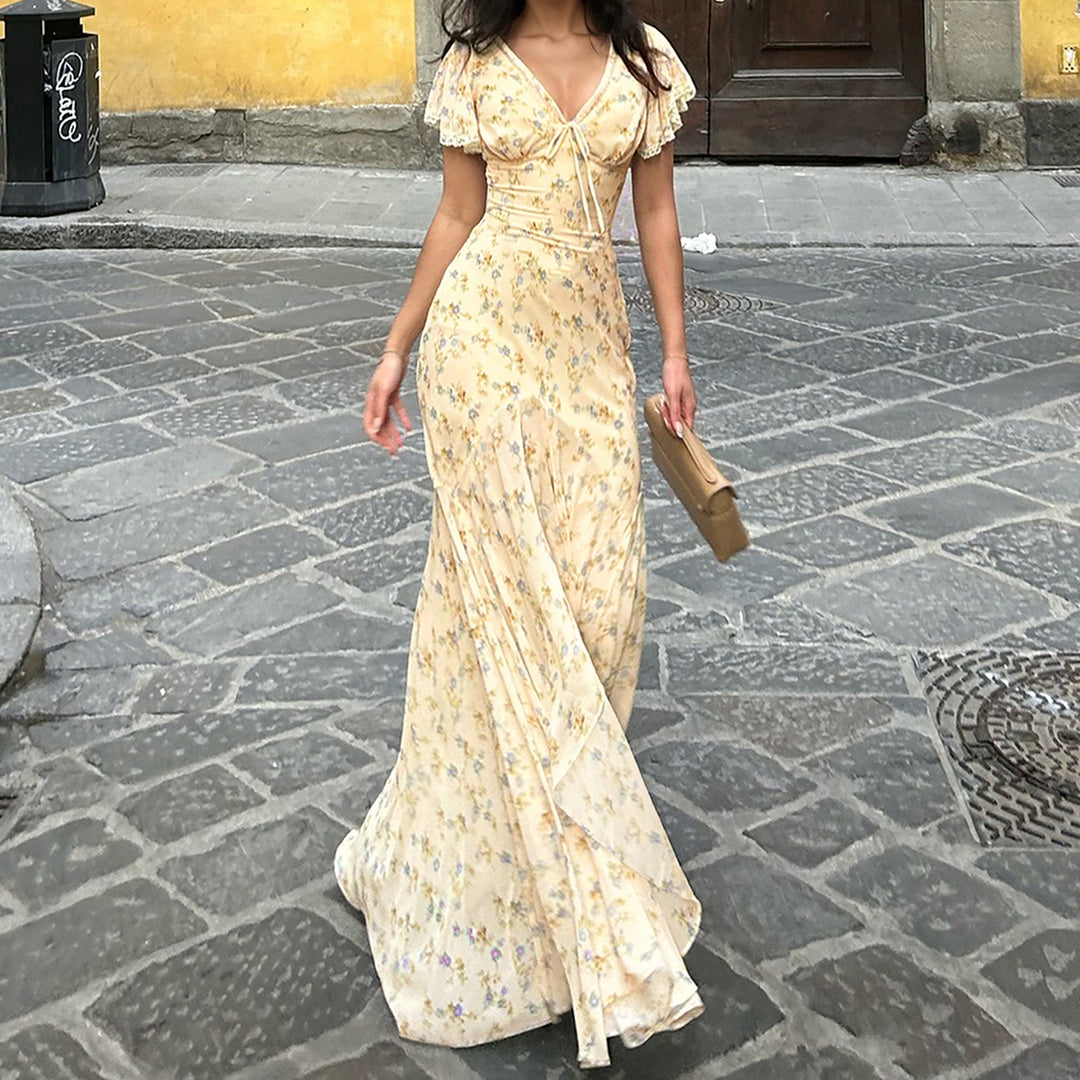 Damen Maxikleid mit romantischem Blumenmuster und verspieltem V-Ausschnitt Echo Archiv