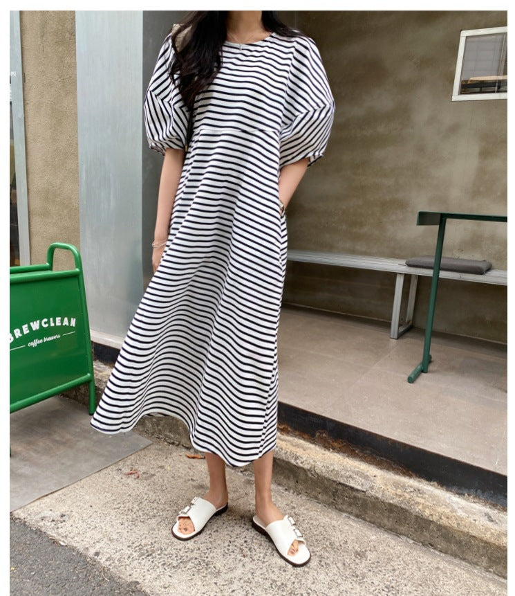 Damen Gestreiftes Midikleid mit A‑Linie, überschnittenen Schultern und voluminösen 3/4‑Ärmeln – Élara