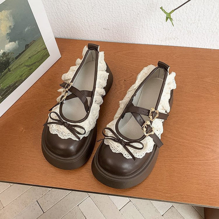 Damen Rüschen Sneakers mit dekorativen Schnallen und robustem Profil Echo Archiv