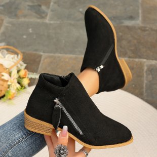 Damen elegante Kurzstiefel in Wildlederoptik mit seitlichem Zipper und dekorativer Quaste – Varelle