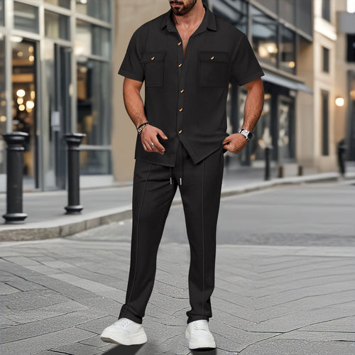 Herren modisches Kurzarm-Hemd und elegante Freizeithose Echoarchiv