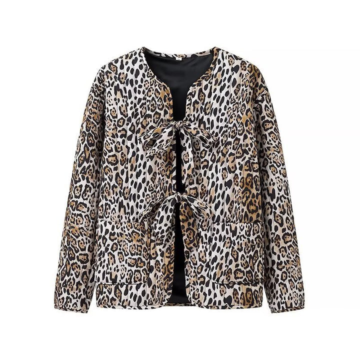 Damen Leichte Blousonjacke im Leopardenprint mit Bindebändern und aufgesetzten Taschen Echo Archiv