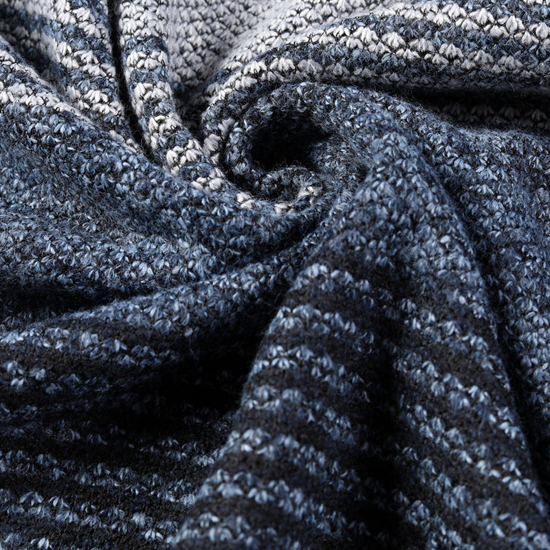 Herren Sportlicher Strickpullover mit Kapuze und dekorativen Streifen Echoarchiv