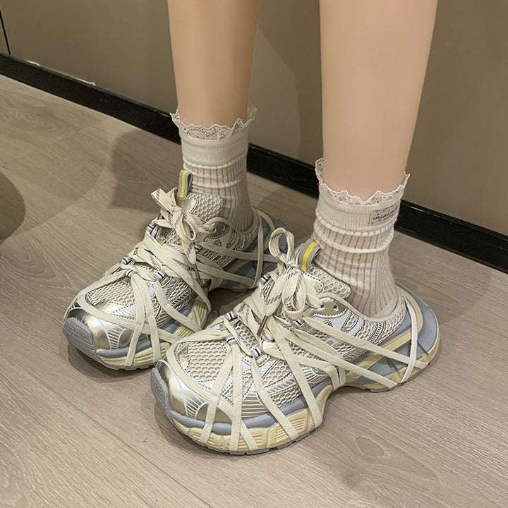Damen Techno-Chunky-Sneaker mit atmungsaktivem Mesh, stabiler Plattformsohle und dekorativen Wickelriemen – Névara