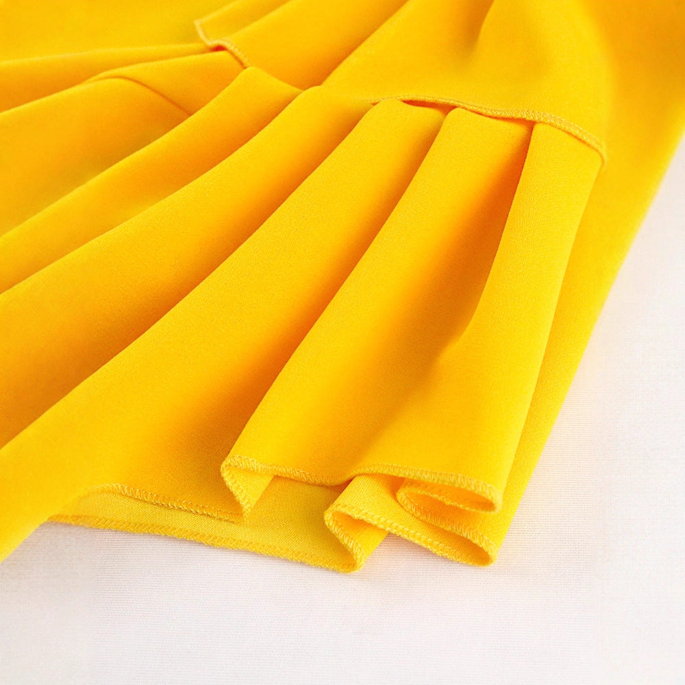Damen Plissee Maxikleid mit asymmetrischem Träger und Rüschendetail Echo Archiv