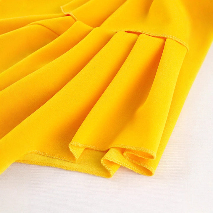 Damen Plissee Maxikleid mit asymmetrischem Träger und Rüschendetail Echo Archiv