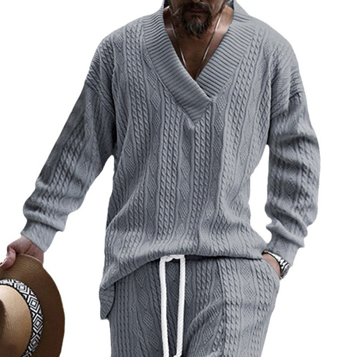 Herren nan grob gestrickter V-Ausschnitt-Pullover mit Zopfmuster und relaxed Fit Echo Archiv