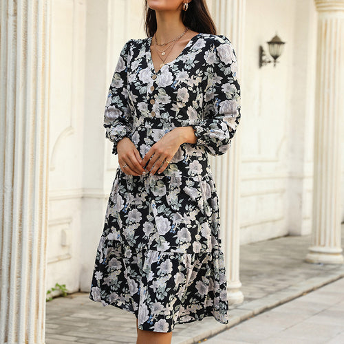 Damen Midikleid mit Stufenrock, V‑Ausschnitt, Taillennaht und gerafften Armabschlüssen Echoarchiv