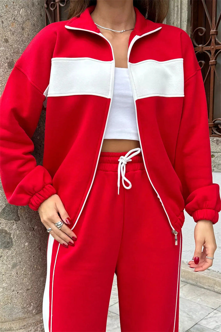 Damen Komfortables Campus-Lounge-Set mit kurzem Reißverschluss-Top und Seitenstreifen-Jogger – Avérine