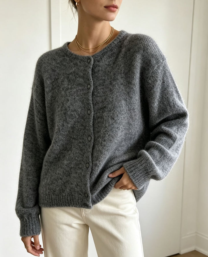 Damen Rundhals-Strickjacke mit weichem Flormix, Knopfverschluss und gerippten Bündchen – Célinea