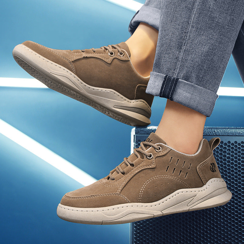 Herren urbaner Veloursleder-Optik City-Sneaker mit gelochter Seitenbelüftung und ergonomischer Plateaulaufsohle – Norré