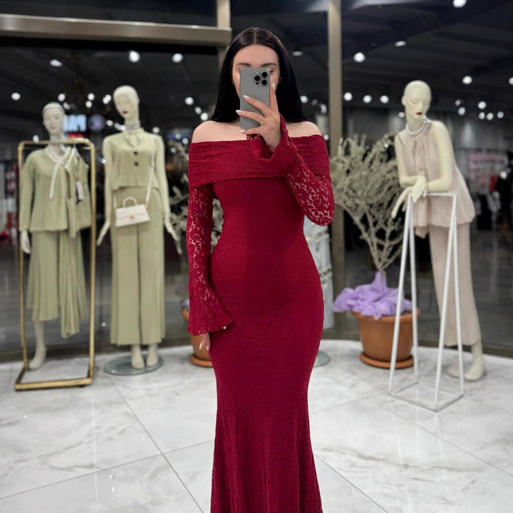 Damen Elegantes Spitzenkleid mit Off-Shoulder Design und Schößchen Echo Archiv