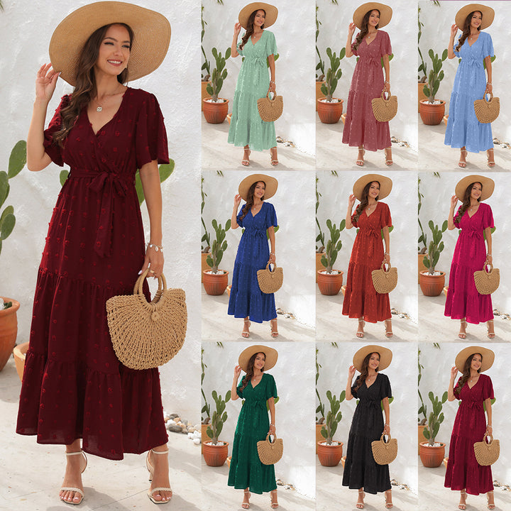 Damen Maxikleid mit fließendem Schnitt und femininem Wickeldesign Echo Archiv