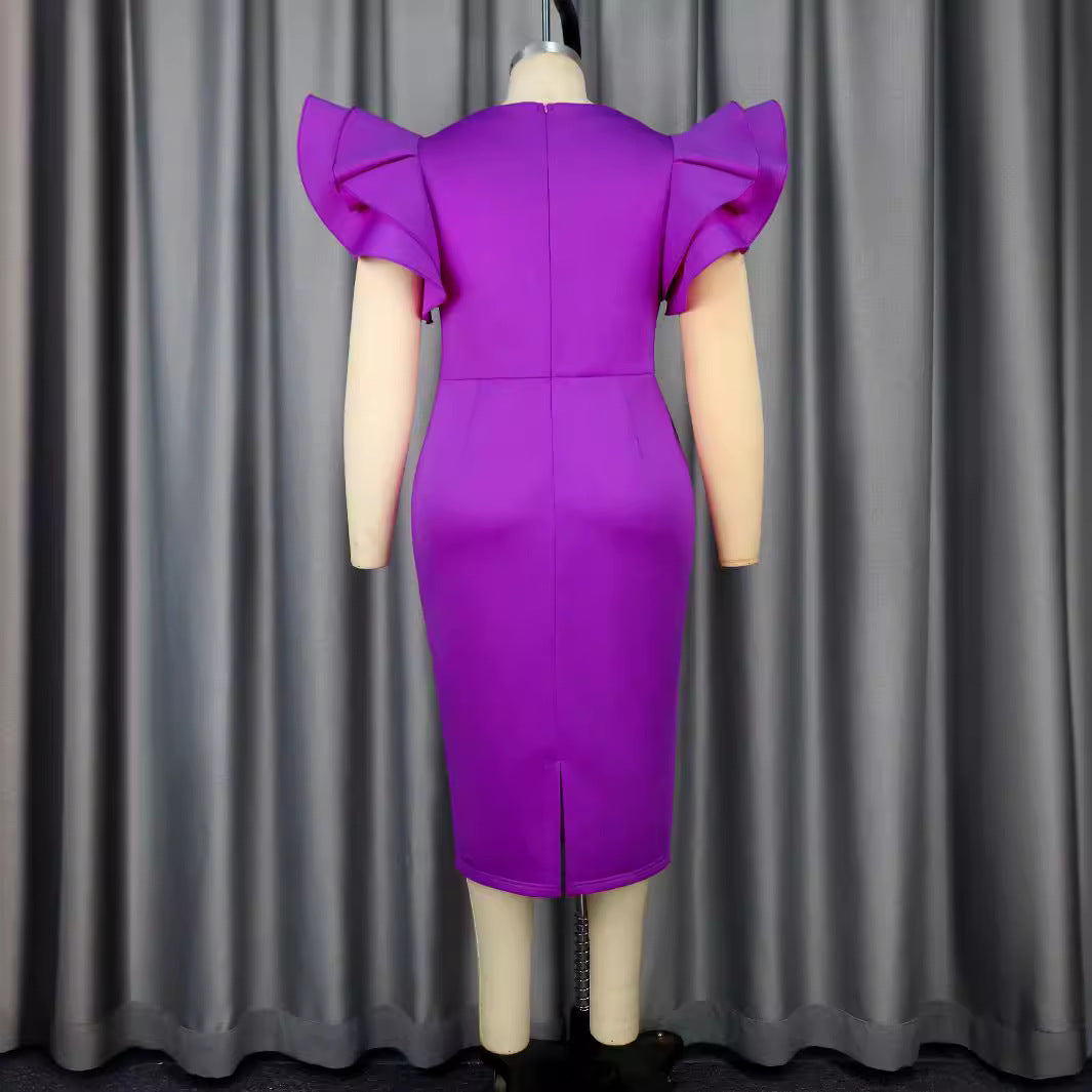 Damen elegantes Kleid mit voluminösen Rüschenärmeln und funkelnden Akzenten Echo Archiv