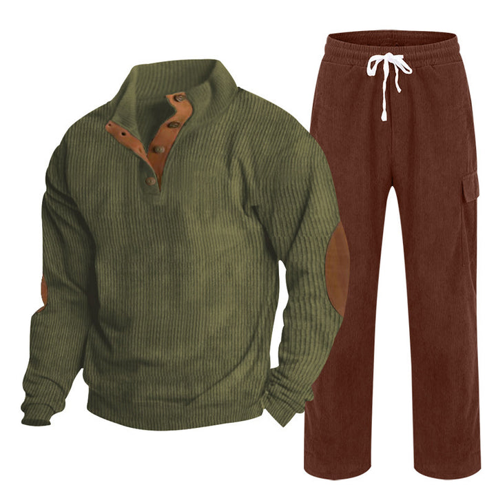 Herren nan Strick-Freizeitset mit Knopfleiste und Ellenbogenaufnähern sowie Cord-Cargohose Echo Archiv