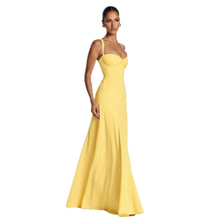 Damen Elegantes und figurbetontes Abendkleid mit drapierten Cups Echo Archiv
